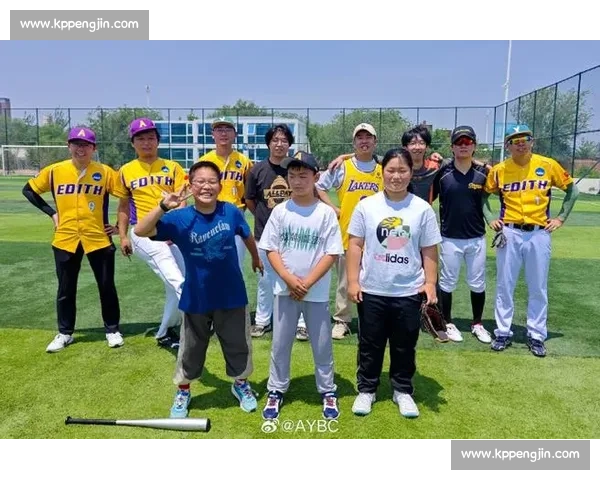 棒球新星崛起引领赛场风潮展现青年力量与激情