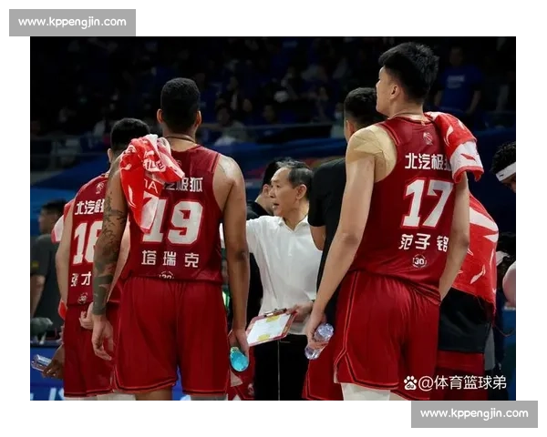 年轻核心连续三场高光发挥带领球队强势逆转展现顶级体育竞技实力 年轻核心连续三场高光发挥带领球队强势逆转展现顶级体育竞技实力